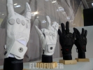 des gants chelou