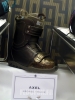 Une boots avec du serpent