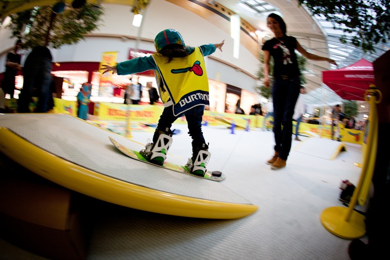 Faites découvrir le snowboard aux kids !