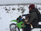 Mark Carter et sa moto et son chien