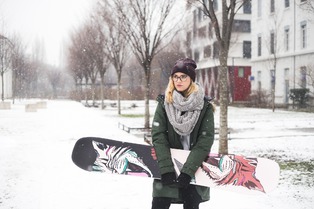 Maeva Revellin, l'artiste derri&egrave;re la board fluofun.